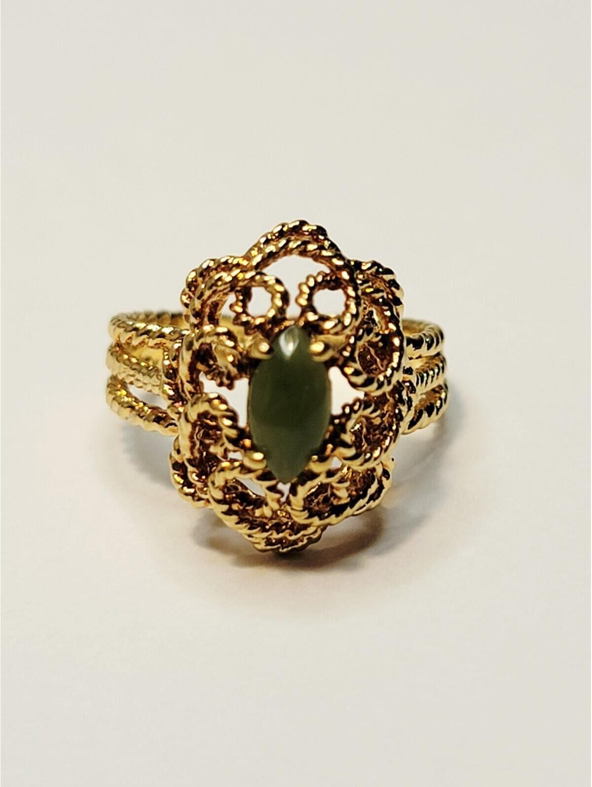 Ornate Ladies 18k Yellow Gold Jade Filigree Ring Estate Ring Sz 5
